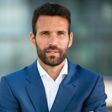 Harvey Specter, senior partner online booking